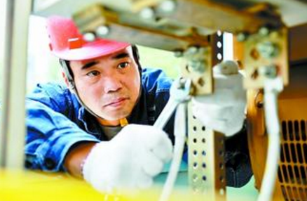 二次供水设备检修.png 二次供水设备检修.png